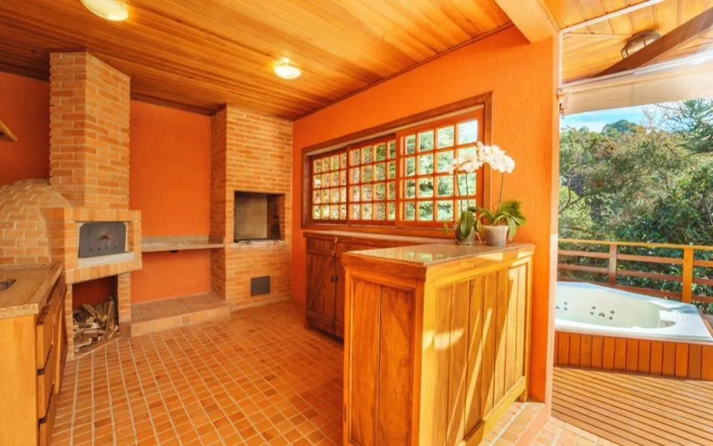 Holiday home Casa Deliciosa Com Jacuzzi Em Condominio Em Campos Do Jordao
